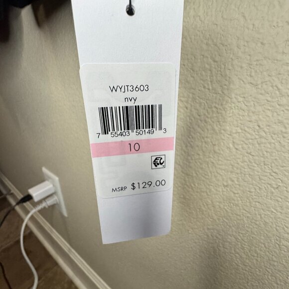 DKNY Black One-Button Blazer – Women’s Size 10 – NWT (MSRP $129) - Picture 5 of 6